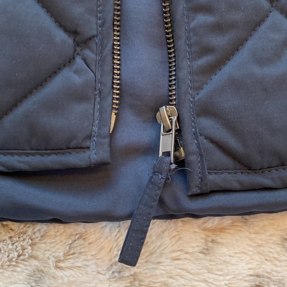 NWOT - Thread & Supply quilted vest. Size Medium. - Picture 8 of 13